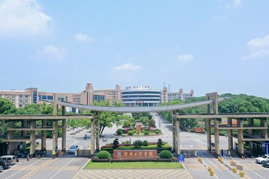 贝博艾弗森代言体育官网.jpg