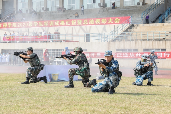 老兵表演_副本.jpg